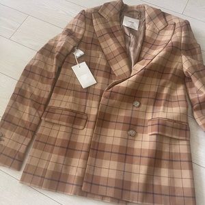 NewAritzia suit outwear